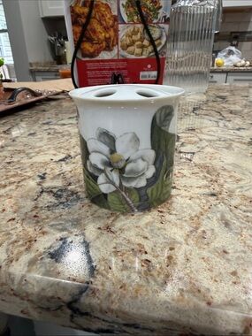 Andrea By Sadek Floral Porcelain Toothbrush Holder in White and Green